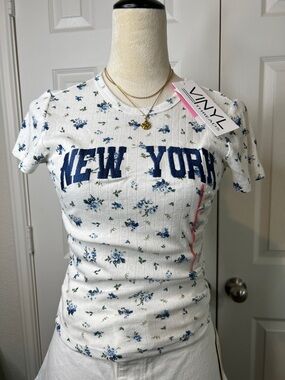 Vinyl Threads - New York Floral Ribbed Tee in White + Blue Size XXS